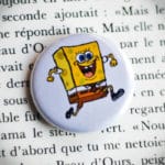 Badge 32mm Bob l’éponge blanc