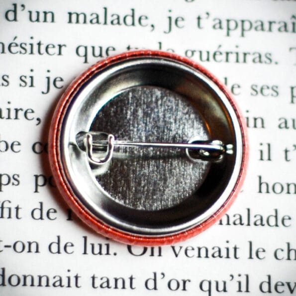 Badge 32mm Bob l'éponge rouge