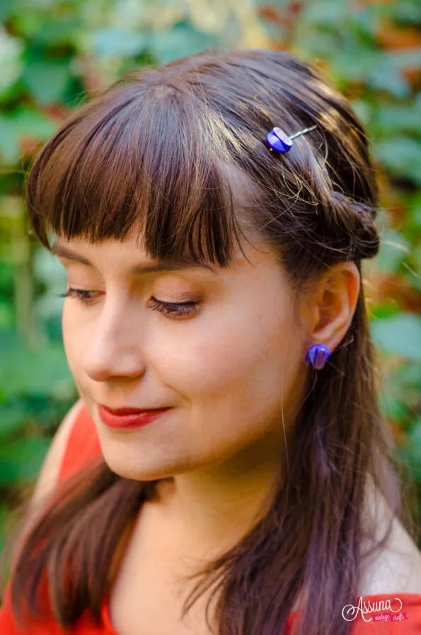 Boucles d'oreilles et barrette Georgette bleue - shooting live bijoux boutons anciens