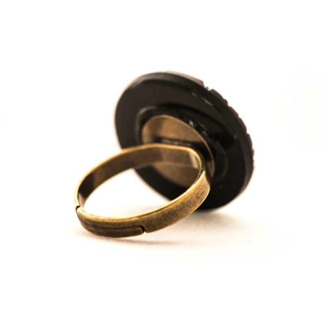 Golden coloured Leonie ring