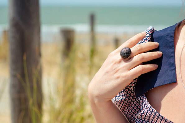 Assuna - Bague Victoire argentée - Look