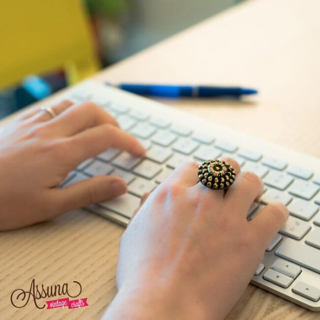 Golden and black Marthe ring