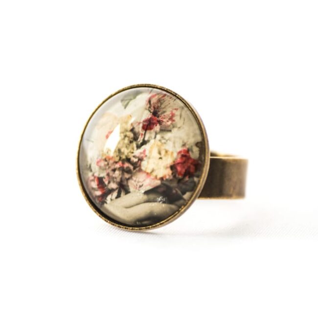 Bague carte postale Bouquet Fleurs dans Main