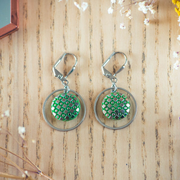 Assuna - Boucles d'oreilles petites dormeuses cercles Eugénie vert inspiration vintage