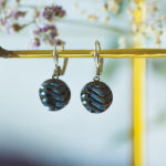 Boucles d’oreilles dormeuses bouton ancien Simone inspiration vintage