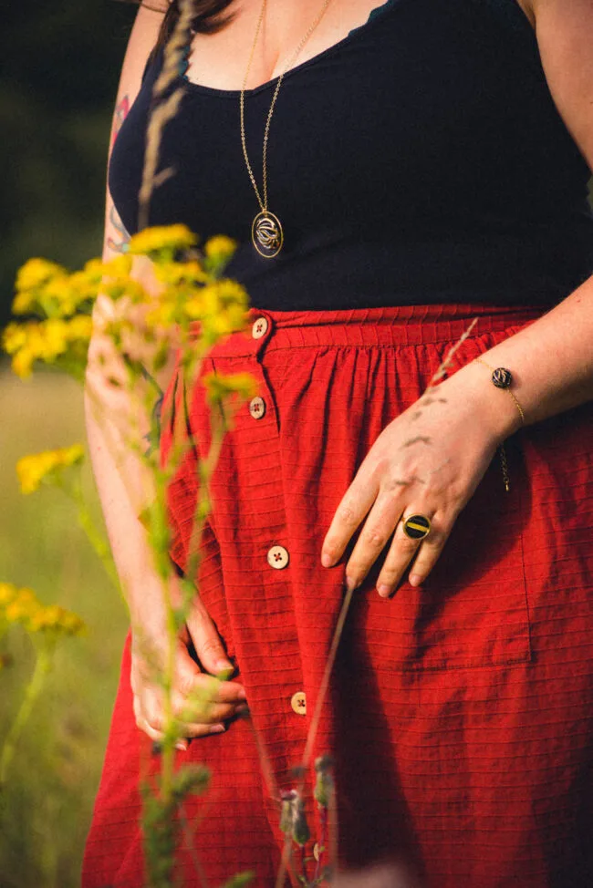 Assuna - Petite bague Constance et Bracelet simple Andrée - bouton ancien - inspiration vintage