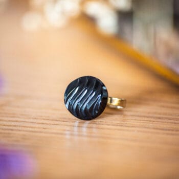 Petite bague Simone - bouton ancien - inspiration vintage