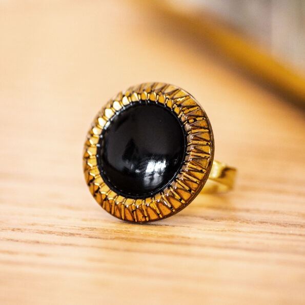 Assuna - zoom Bague Eva - Bague bouton ancien d'inspiration vintage