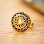 Assuna – Bague Mathilde dorée – Bague bouton ancien d’inspiration vintage