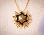 Assuna – Collier Solare Marcelle – Bijou bouton ancien bijou soleil vintage 1920