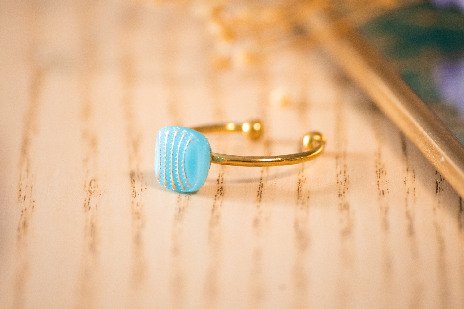 Bague fine Frida bleue - Assuna - Bague réglable d'inspiration vintage - bague bouton ancien 1940