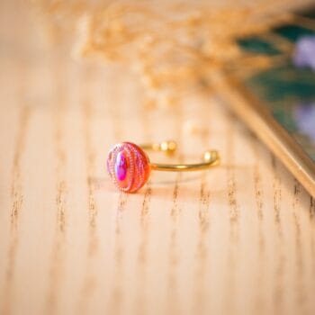 Bague fine Candice rouge - Assuna - Bague réglable d'inspiration vintage - bague bouton ancien 1940