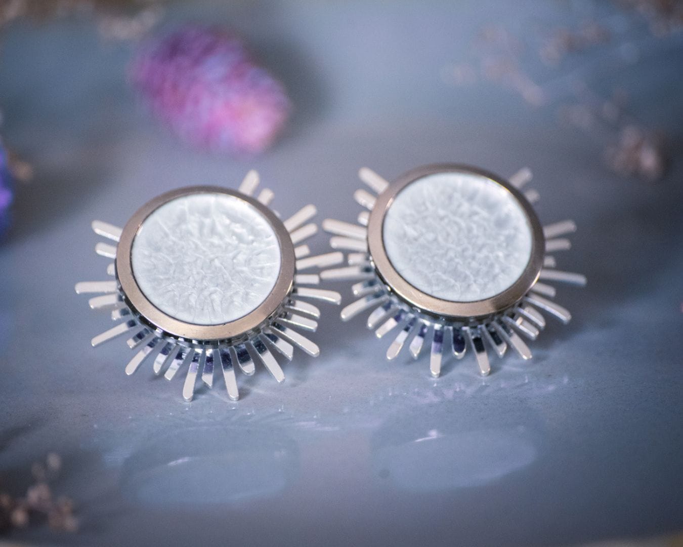 Assuna - Boucles Solare Judith - Bijou bouton-ancien soleil 1940 Assuna - Boucles Solare Judith - Bijou bouton-ancien soleil 1940