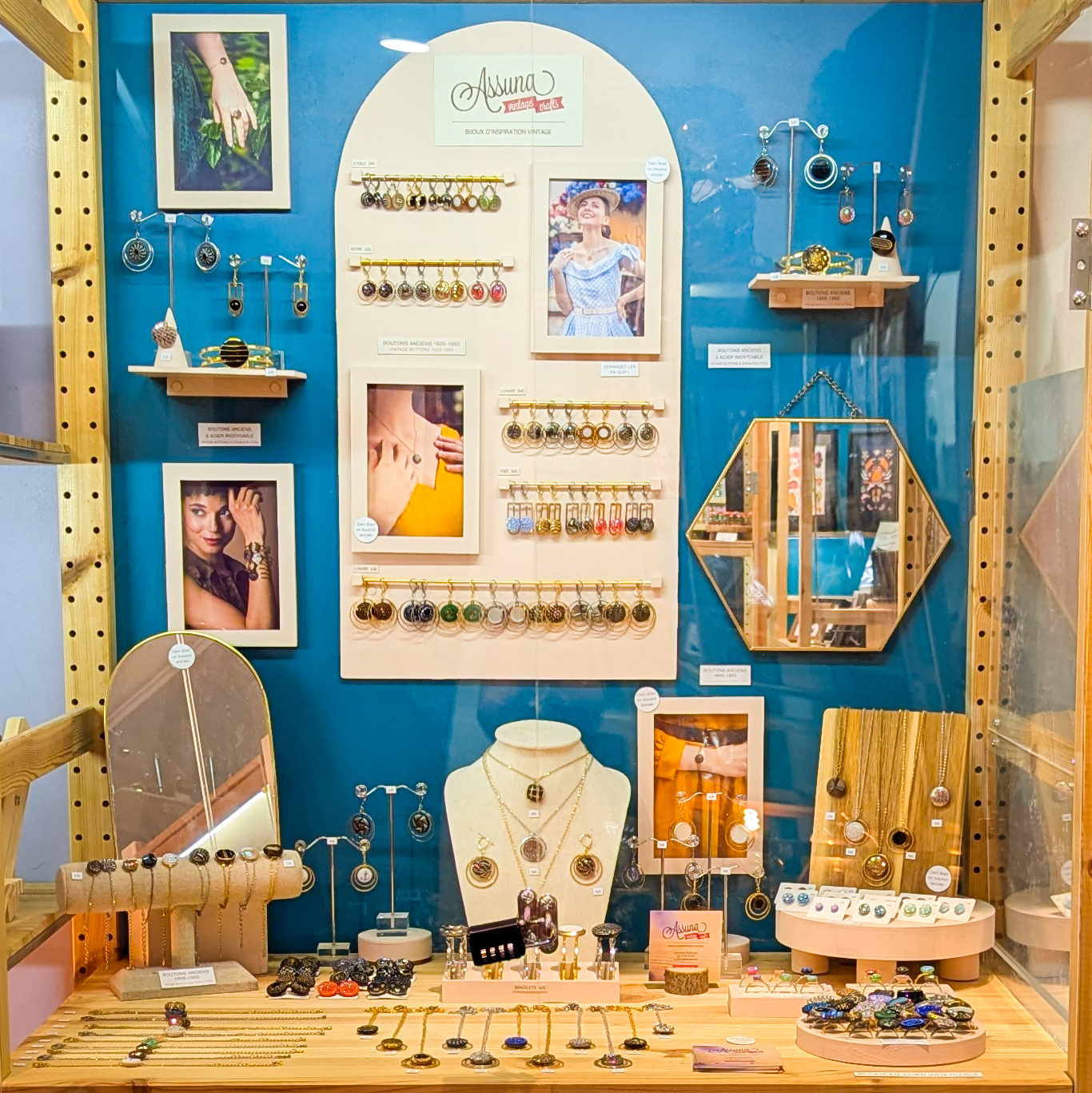 Assuna Vintage Crafts chez PoooW! boutique de créateurs à Italie Deux