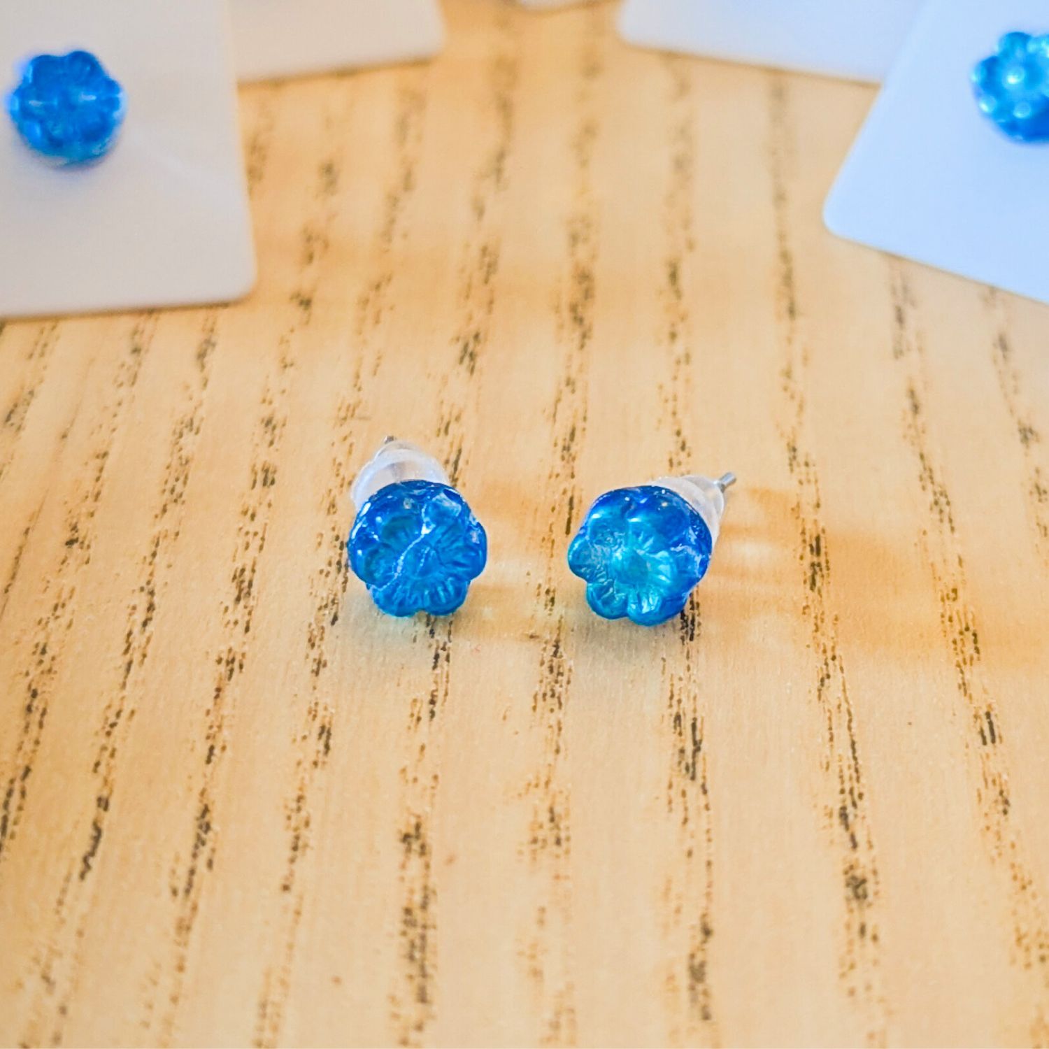 Assuna-BOTO-boucles-bouton-ancien-puces-Sophiana-bleues-1500