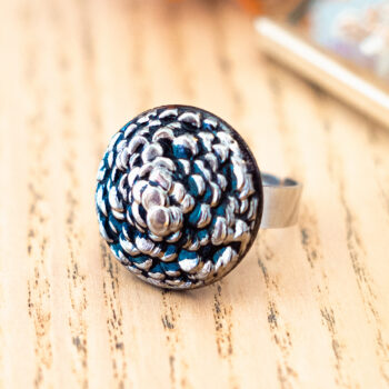 Grande bague Aliénor argentée - Assuna Vintage Crafts - bague argentée style rétro, bague art déco, bague vintage argenté pour femme, bijoux bagues rétro argentés faits main en pièce unique, bague au style rétro, bague vintage fait main, bague cadeau