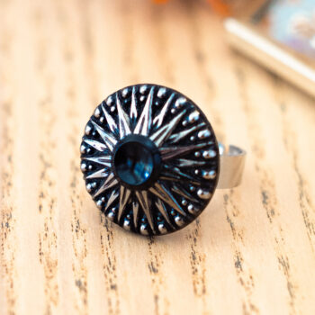 Grande bague Léontine argentée - Assuna Vintage Crafts - bague argentée style rétro, bague art déco, bague vintage argenté pour femme, bijoux bagues rétro argentés faits main en pièce unique, bague au style rétro, bague vintage fait main, bague cadeau