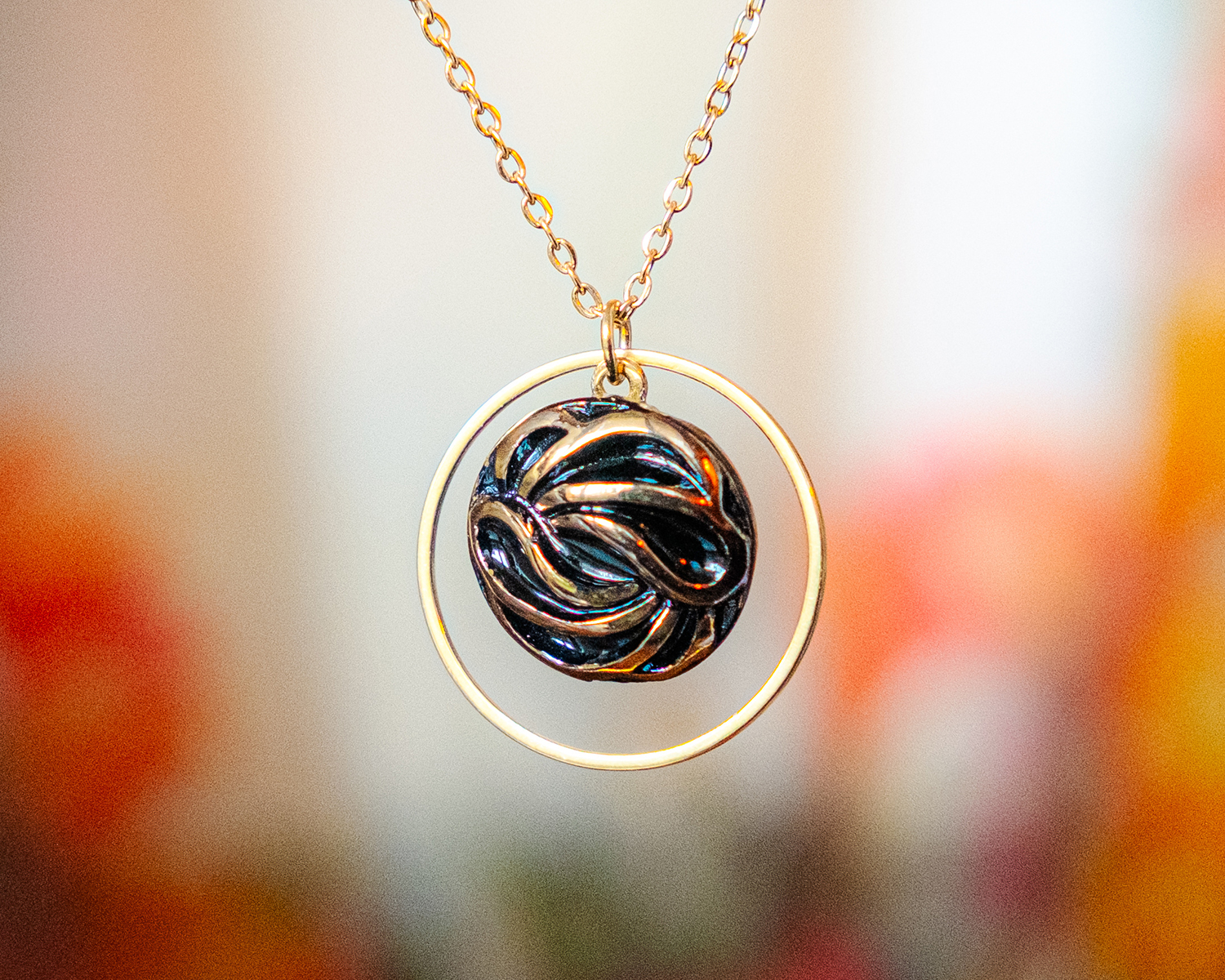 Collier Astre Andrée dorée - Assuna Vintage Crafts - collier doré style rétro, collier art déco, collier vintage doré pour femme, bijoux collier rétro dorés faits main en pièce unique, collier au style rétro, collier vintage fait main, collier cadeau Collier Astre Andrée dorée - Assuna Vintage Crafts - collier doré style rétro, collier art déco, collier vintage doré pour femme, bijoux collier rétro dorés faits main en pièce unique, collier au style rétro, collier vintage fait main, collier cadeau