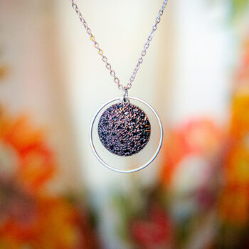 Collier Astre Esmée argentée - Assuna Vintage Crafts - collier argenté style rétro, collier art déco, collier vintage argenté pour femme, bijoux collier rétro argentés faits main en pièce unique, collier au style rétro, collier vintage fait main, collier cadeau