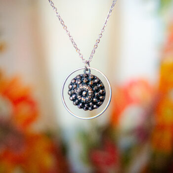 Collier Astre Marthe argentée - Assuna Vintage Crafts - collier argenté style rétro, collier art déco, collier vintage argenté pour femme, bijoux collier rétro argentés faits main en pièce unique, collier au style rétro, collier vintage fait main, collier cadeau