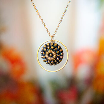 Collier Astre Marthe dorée - Assuna Vintage Crafts - collier doré style rétro, collier art déco, collier vintage doré pour femme, bijoux collier rétro dorés faits main en pièce unique, collier au style rétro, collier vintage fait main, collier cadeau