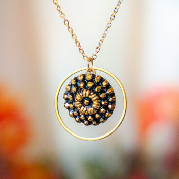 Collier Astre Marthe dorée - Assuna Vintage Crafts - collier doré style rétro, collier art déco, collier vintage doré pour femme, bijoux collier rétro dorés faits main en pièce unique, collier au style rétro, collier vintage fait main, collier cadeau