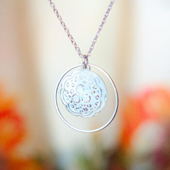 Collier Astre Ombeline - Assuna Vintage Crafts - collier argenté style rétro, collier art déco, collier vintage argenté pour femme, bijoux collier rétro argentés faits main en pièce unique, collier au style rétro, collier vintage fait main, collier cadeau