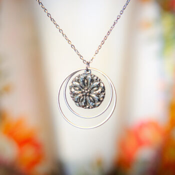 Collier Lunare Albane - Assuna Vintage Crafts - collier argenté style rétro, collier art déco, collier vintage argenté pour femme, bijoux collier rétro argentés faits main en pièce unique, collier au style rétro, collier vintage fait main, collier cadeau