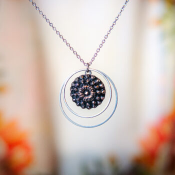 Collier Lunare Marthe argentée - Assuna Vintage Crafts - collier argenté style rétro, collier art déco, collier vintage argenté pour femme, bijoux collier rétro argentés faits main en pièce unique, collier au style rétro, collier vintage fait main, collier cadeau