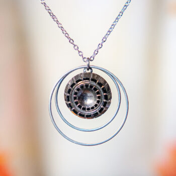 Collier Lunare Mathilde argentée - Assuna Vintage Crafts - collier argenté style rétro, collier art déco, collier vintage argenté pour femme, bijoux collier rétro argentés faits main en pièce unique, collier au style rétro, collier vintage fait main, collier cadeau