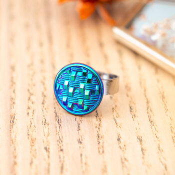 Petite bague Cécile bleu sirène - Assuna Vintage Crafts - bague argentée style rétro, bague art déco, bague vintage argenté pour femme, bijoux bagues rétro argentés faits main en pièce unique, bague au style rétro, bague vintage fait main, bague cadeau