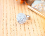 Petite bague Ombeline – Assuna Vintage Crafts – bague argentée style rétro, bague art déco, bague vintage argenté pour femme, bijoux bagues rétro argentés faits main en pièce unique, bague au style rétro, bague vintage fait main, bague cadeau