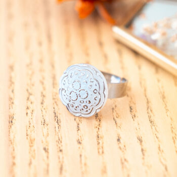 Petite bague Ombeline - Assuna Vintage Crafts - bague argentée style rétro, bague art déco, bague vintage argenté pour femme, bijoux bagues rétro argentés faits main en pièce unique, bague au style rétro, bague vintage fait main, bague cadeau
