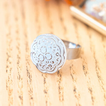 Petite bague Ombeline - Assuna Vintage Crafts - bague argentée style rétro, bague art déco, bague vintage argenté pour femme, bijoux bagues rétro argentés faits main en pièce unique, bague au style rétro, bague vintage fait main, bague cadeau