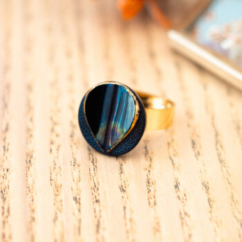 Petite bague Azeline - Assuna Vintage Crafts - bague dorée style rétro, bague art déco, bague vintage doré pour femme, bijoux bagues rétro dorés faits main en pièce unique, bague au style rétro, bague vintage fait main, bague cadeau