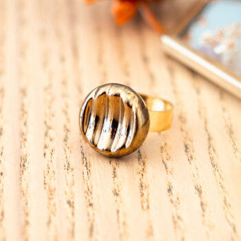 Petite bague Gina dorée - Assuna Vintage Crafts - bague dorée style rétro, bague art déco, bague vintage doré pour femme, bijoux bagues rétro dorés faits main en pièce unique, bague au style rétro, bague vintage fait main, bague cadeau