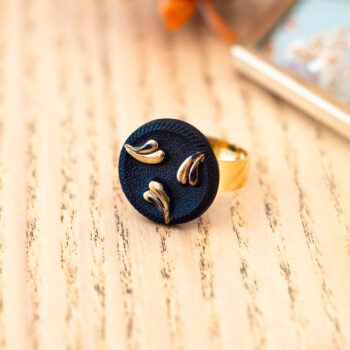 Petite bague Huguette - Assuna Vintage Crafts - bague dorée style rétro, bague art déco, bague vintage doré pour femme, bijoux bagues rétro dorés faits main en pièce unique, bague au style rétro, bague vintage fait main, bague cadeau