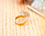 Petite bague Josette – Assuna Vintage Crafts – bague dorée style rétro, bague art déco, bague vintage doré pour femme, bijoux bagues rétro dorés faits main en pièce unique, bague au style rétro, bague vintage fait main, bague cadeau