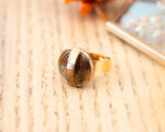 Petite bague Zoé dorée – Assuna Vintage Crafts – bague dorée style rétro, bague art déco, bague vintage doré pour femme, bijoux bagues rétro dorés faits main en pièce unique, bague au style rétro, bague vintage fait main, bague cadeau