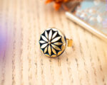 Grande bague Acélie - Assuna Vintage Crafts - bague dorée style rétro, bague art déco, bague vintage doré pour femme, bijoux bagues rétro dorés faits main en pièce unique, bague au style rétro, bague vintage fait main, bague cadeau
