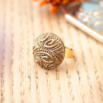 Grande bague Garance dorée - Assuna Vintage Crafts - bague dorée style rétro, bague art déco, bague vintage doré pour femme, bijoux bagues rétro dorés faits main en pièce unique, bague au style rétro, bague vintage fait main, bague cadeau