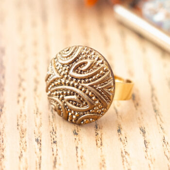 Grande bague Garance dorée - Assuna Vintage Crafts - bague dorée style rétro, bague art déco, bague vintage doré pour femme, bijoux bagues rétro dorés faits main en pièce unique, bague au style rétro, bague vintage fait main, bague cadeau