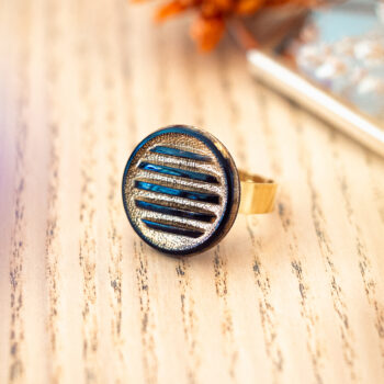 Grande bague Hélène dorée - Assuna Vintage Crafts - bague dorée style rétro, bague art déco, bague vintage doré pour femme, bijoux bagues rétro dorés faits main en pièce unique, bague au style rétro, bague vintage fait main, bague cadeau