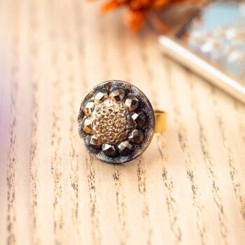 Grande bague Sybille - Assuna Vintage Crafts - bague dorée style rétro, bague art déco, bague vintage doré pour femme, bijoux bagues rétro dorés faits main en pièce unique, bague au style rétro, bague vintage fait main, bague cadeau