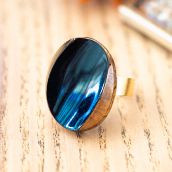 Grande bague Yvette dorée - Assuna Vintage Crafts - bague dorée style rétro, bague art déco, bague vintage doré pour femme, bijoux bagues rétro dorés faits main en pièce unique, bague au style rétro, bague vintage fait main, bague cadeau