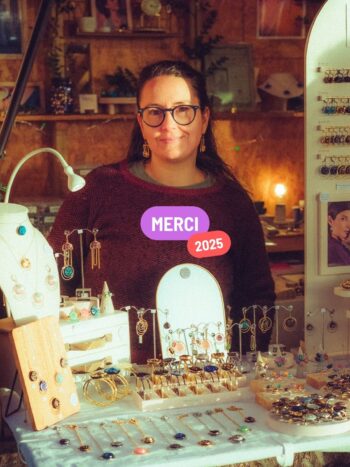 Merci à vous d’avoir été présents tout au long de cette année, dans les bons comme dans les moments plus fragiles.
2026 arrive avec déjà quelques beaux projets en préparation, et j’espère sincèrement que vous serez là pour les vivre et les concrétiser avec moi 