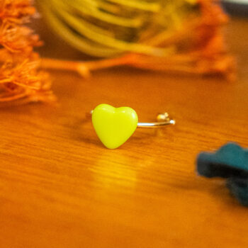 Bague fine Barbara jaune néon doré - bague boutons ancien cœur - bague coeur - bague saint-valentin
