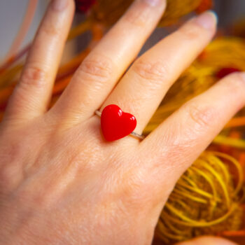Bague fine Barbara rouge argentée - bague boutons ancien cœur - bague coeur - bague saint-valentin